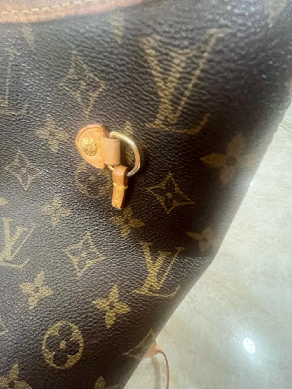 Louis Vuitton Neverfull MM MonogramTote plus key holder bundle!!